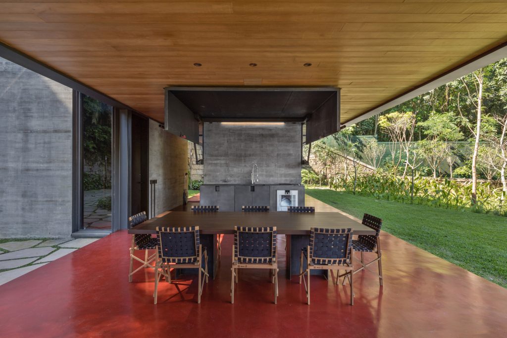 Rio House – Zunanja kuhinja in jedilnica v spodnji etaži.
